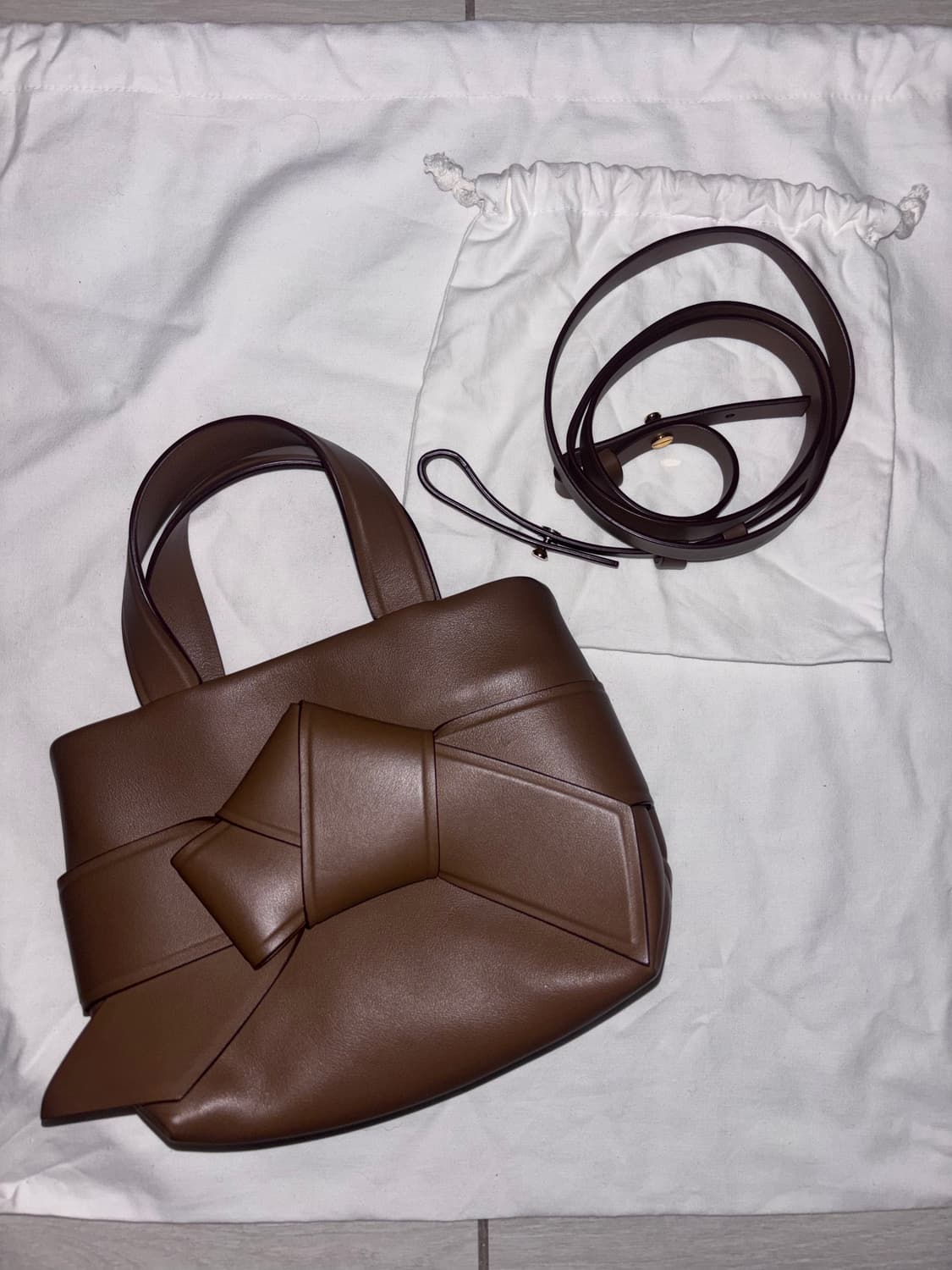 아크네스튜디오 musubi micro bag 상품이미지2