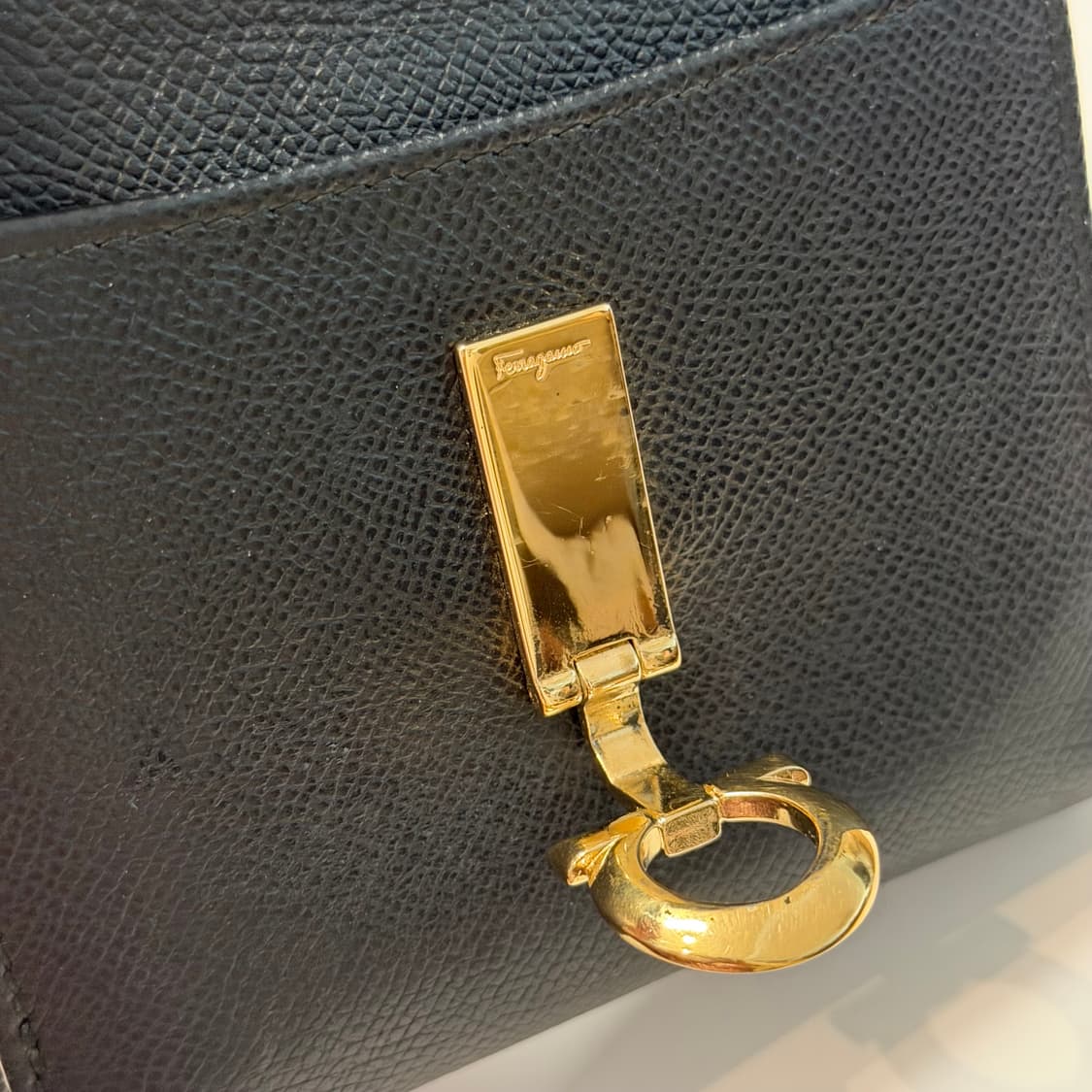 살바토레 페라가모 간치니 프렌치 월렛 상품이미지2