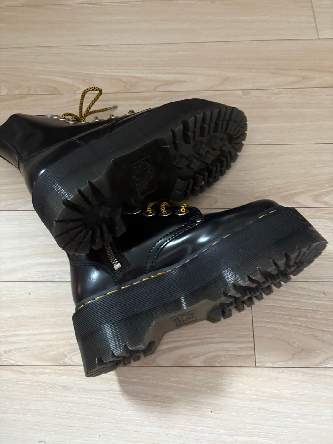 닥터마틴 워커 상품이미지3