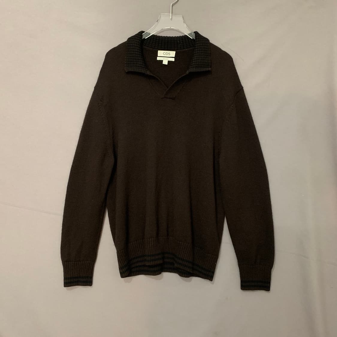 L COS 코스 릴렉시드 컨트래스트 립 메리노 울 오픈 카라티 니트 상품이미지2