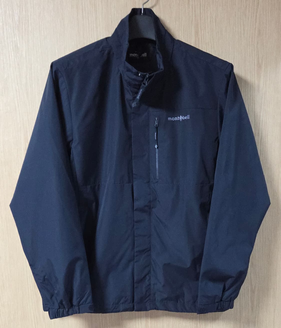 (착샷) 몽벨 바람막이 윈드 자켓  네이비  상품이미지1