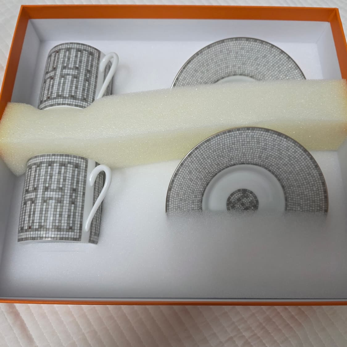 에르메스 모자이크 오 플래티넘 24 컵&소서 2개 세트 상품이미지4