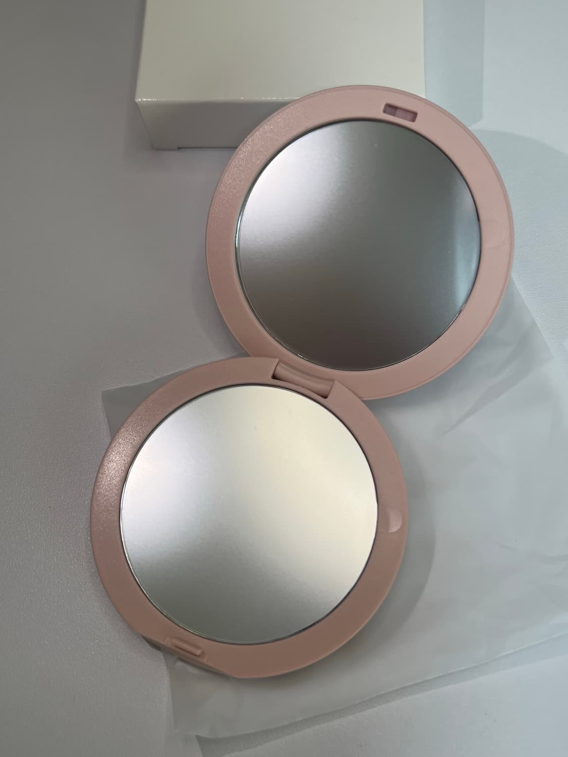 디올 뷰티 까나쥬 양면 손거울  상품이미지3