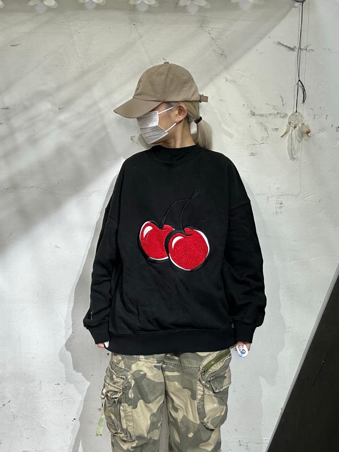 키르시 블랙 체리 로고 맨투맨  상품이미지2