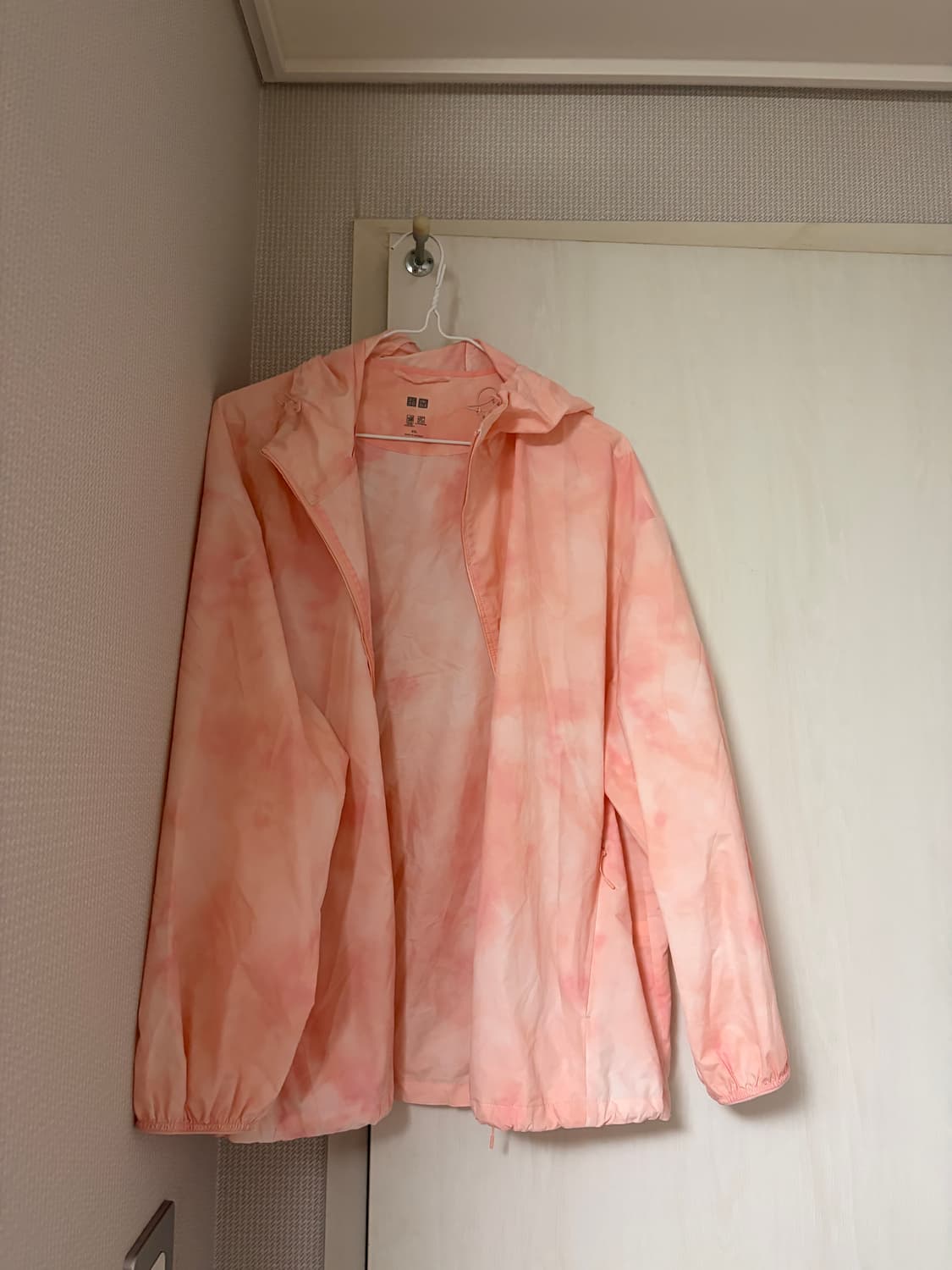 유니클로 바람막이 2xl 상품이미지1