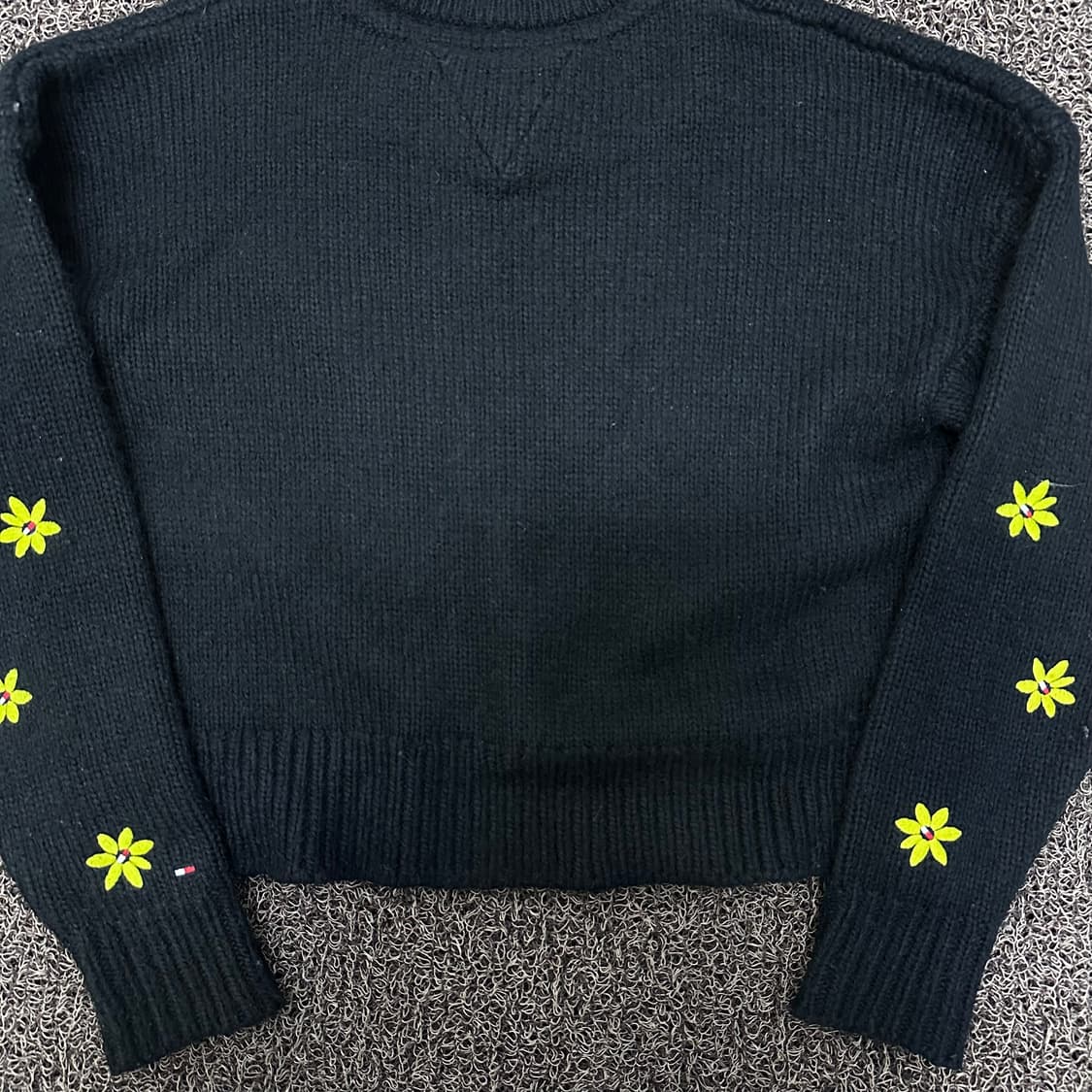 타미힐피거 여성 꽃무늬 크롭 니트 신장 164 상품이미지6