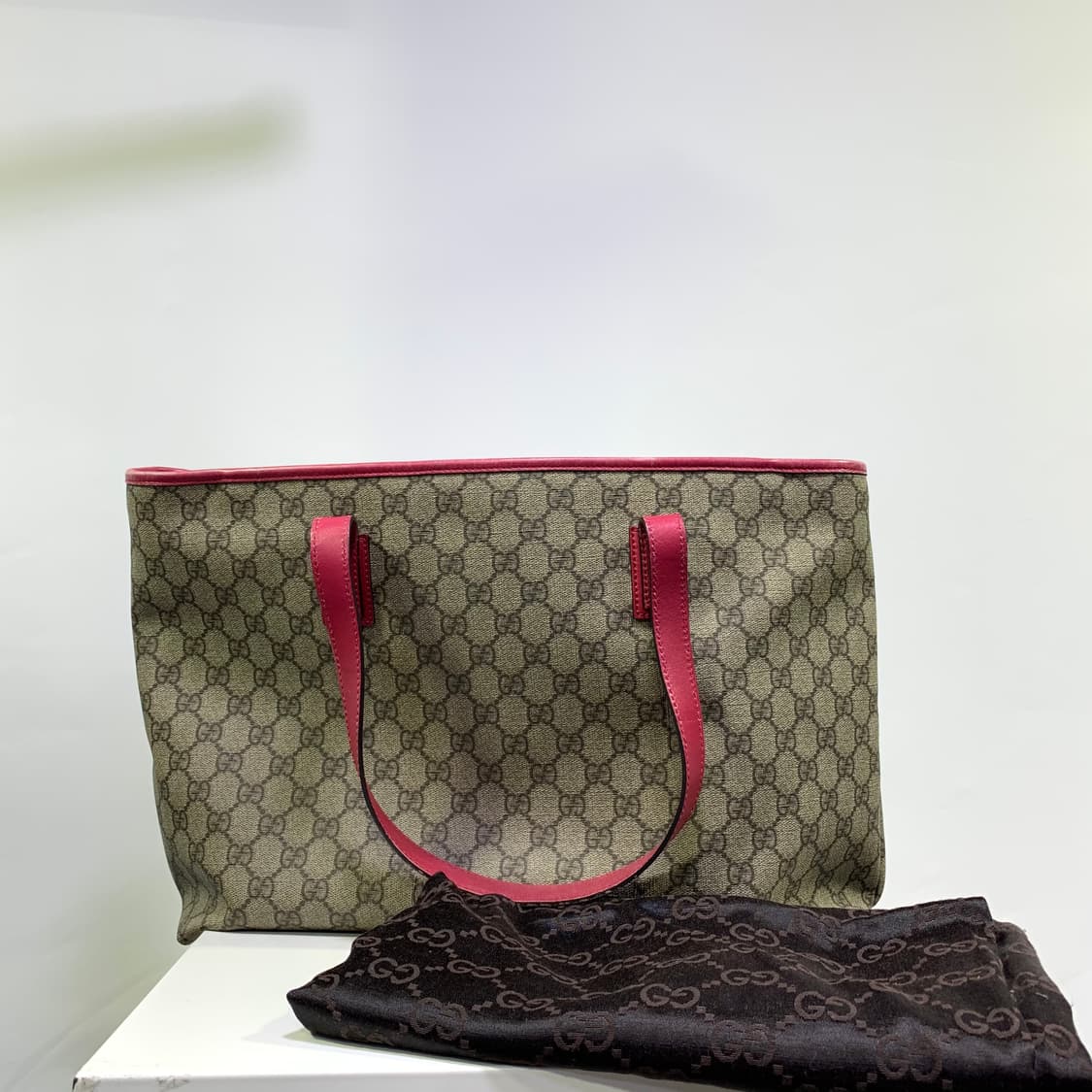 구찌 쇼퍼백 판매합니다  상품이미지4