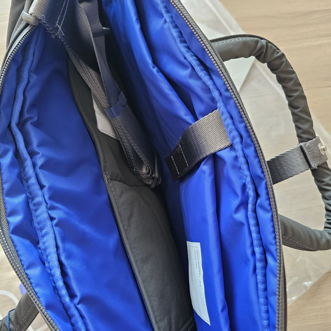 새제품) 스위치 시티보이 슬림 브리프케이스 001 크로스백 노트북 가방 상품이미지4