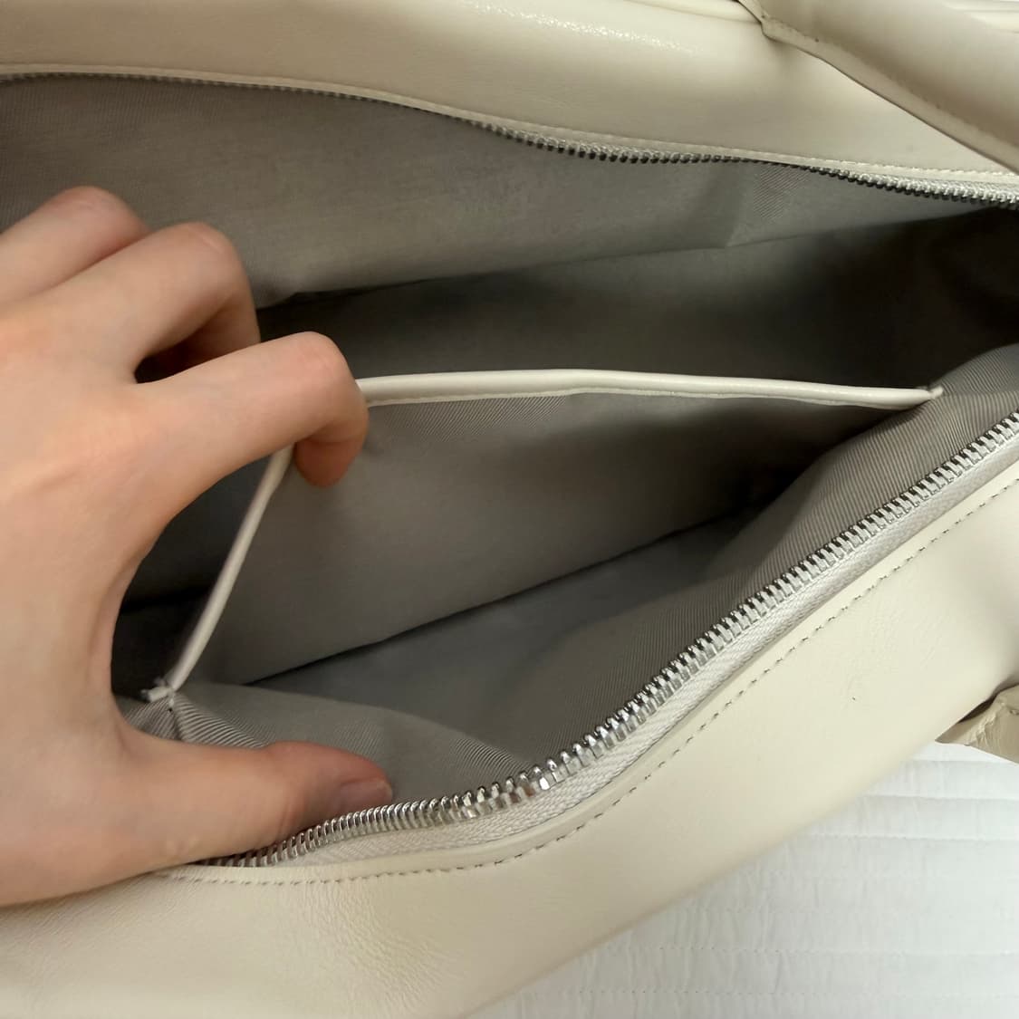 Koi Mooi 코이무이 어반 숄더백 – 크림베이지 상품이미지5