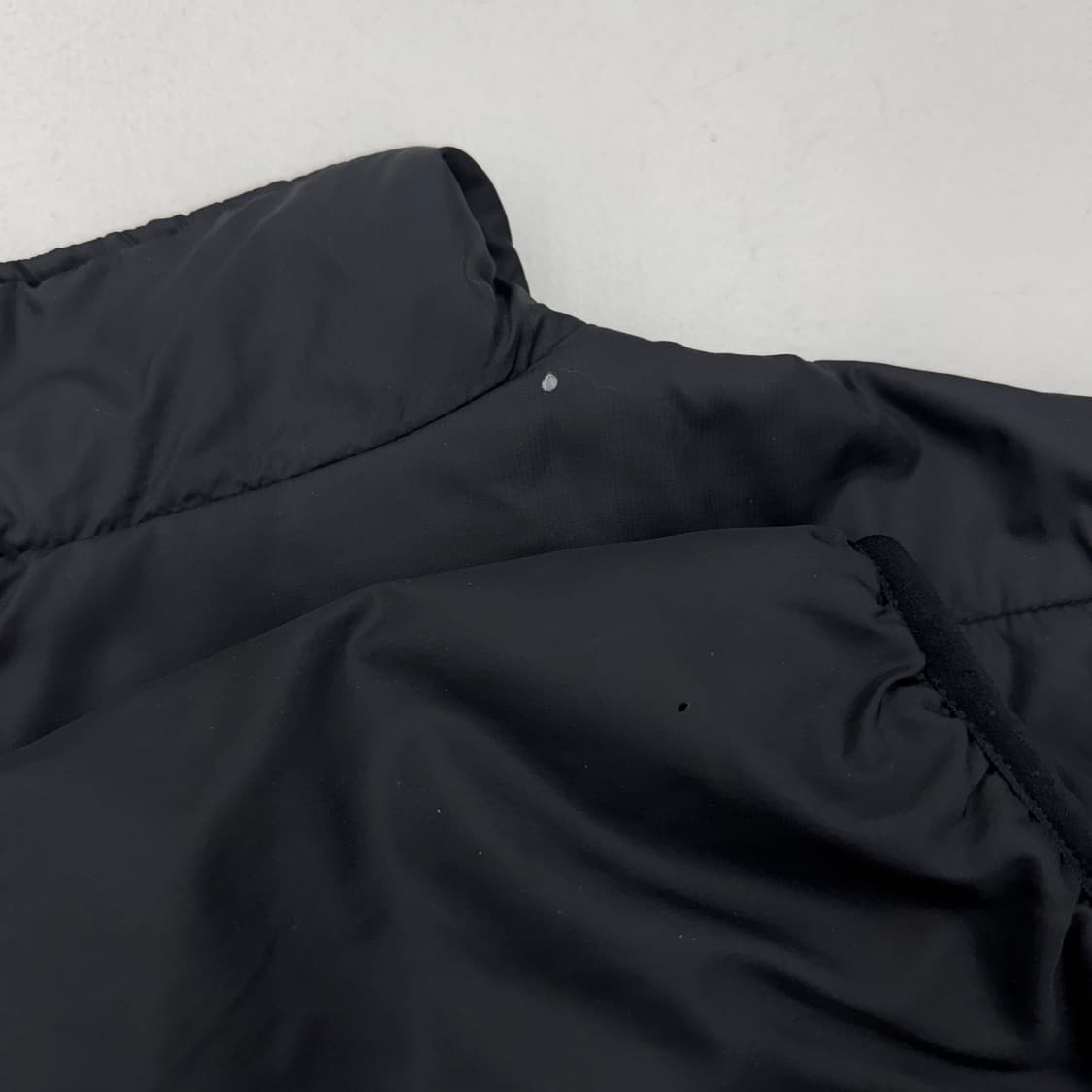 노스페이스 고프코어 프리마로프트 경량패딩 블랙 상품이미지4