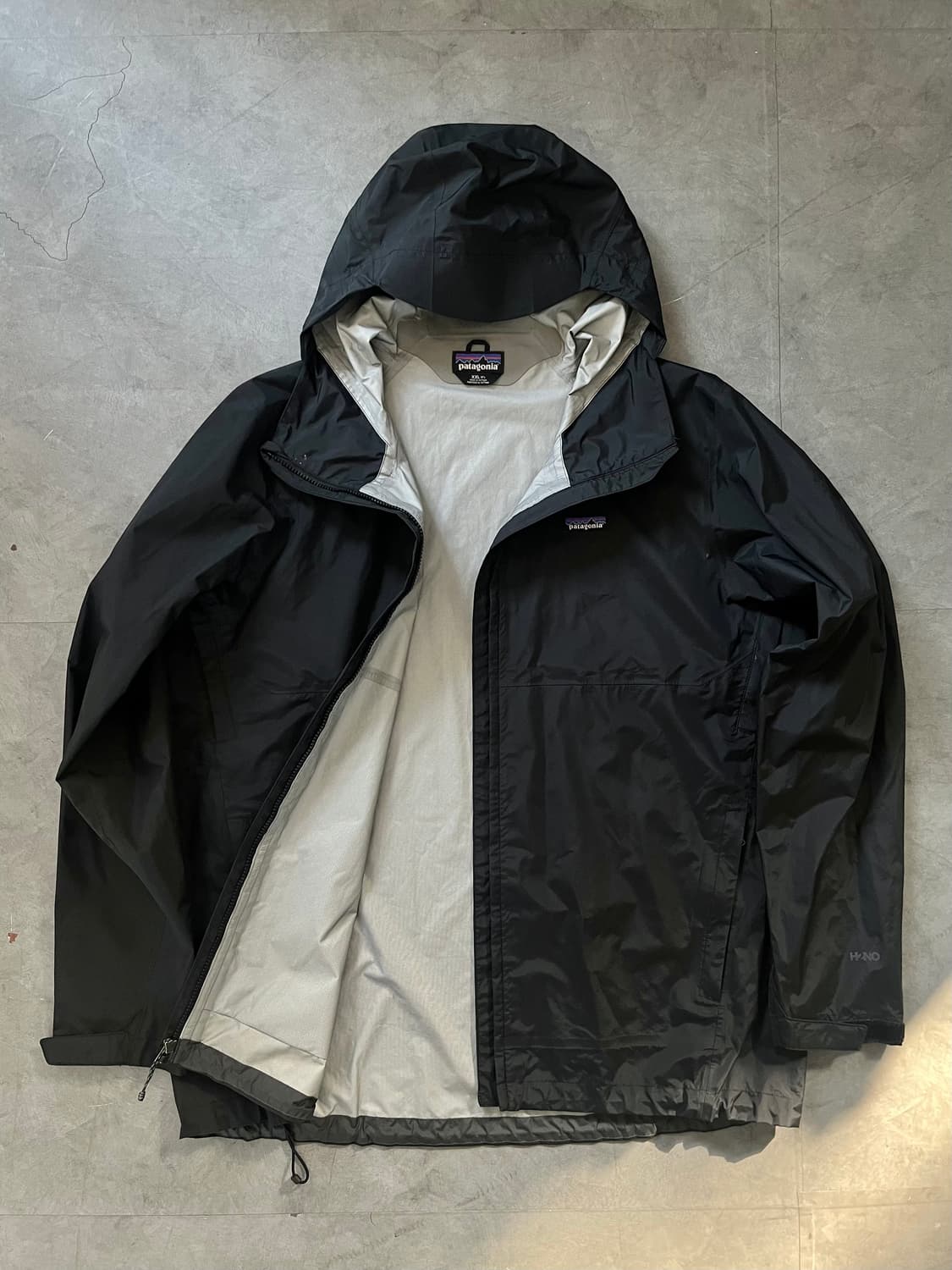 Patagonia 파타고니아 블랙 토렌쉘 3L 자켓 상품이미지2