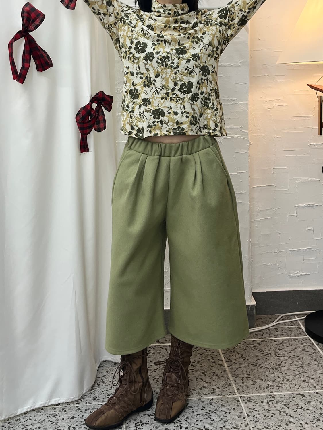 pea green pants 상품이미지2