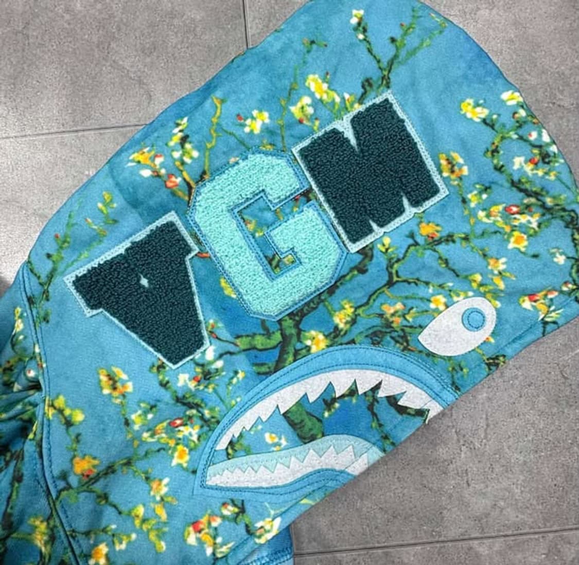 베이프 x 반 고흐 뮤지엄 샤크 풀 집 후드 삭스 새상품(급처 상품이미지2