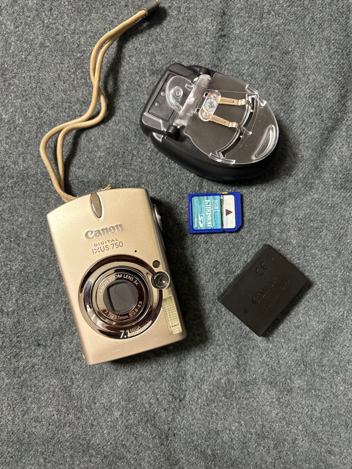 캐논 익서스750 ixus750 원희 디카 판매합니다. 상품이미지1