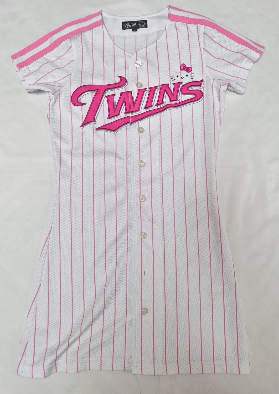 엘지 트윈스 헬로키티 노마킹 유니폼 팝니다  상품이미지1