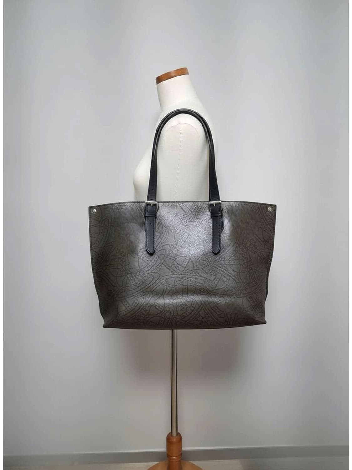 비비안웨스트우드 일본판 Arthur 토트백 (다크브라운) 상품이미지3