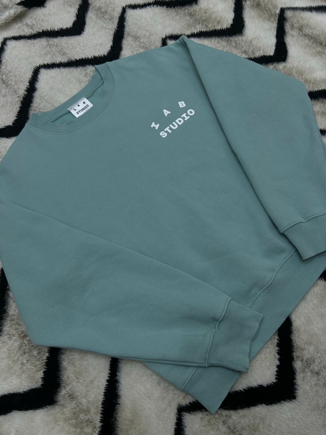 [S]아이앱스튜디오 맨투맨/애쉬그린/기모 상품이미지4