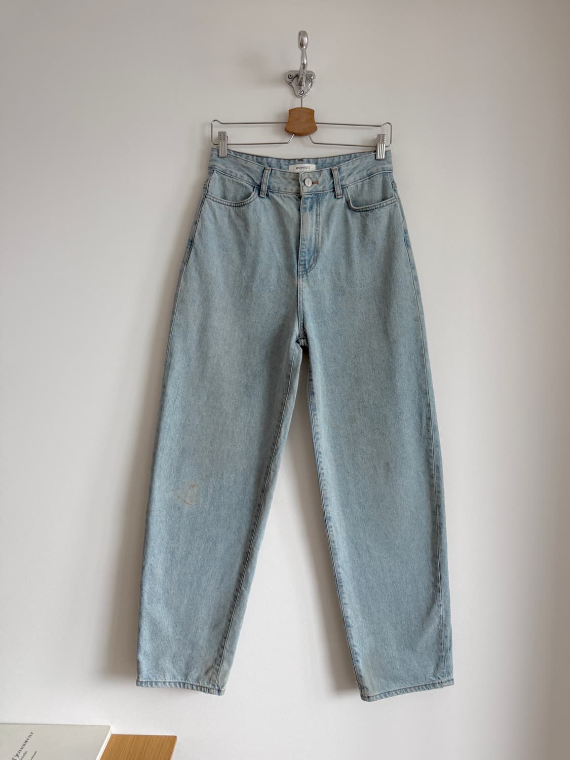 아모멘토(AMOMENTO) 연청 데님(얼룩 있음) 상품이미지1