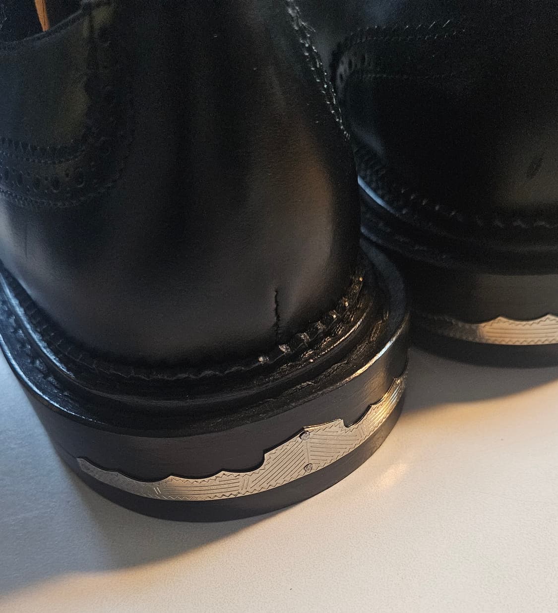 TOGA VIRILIS 블랙 퍼 장식 윙팁 슈즈 41(새상품) 상품이미지6