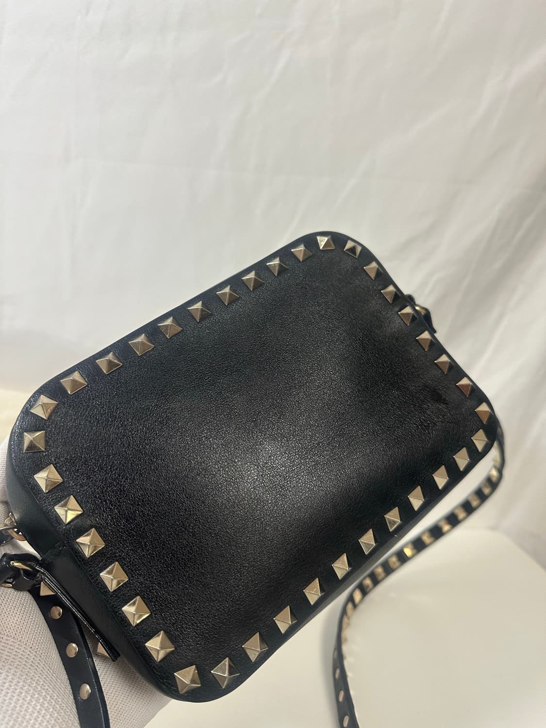 발렌티노 락스터드 카메라백 블랙 (OS) 상품이미지3