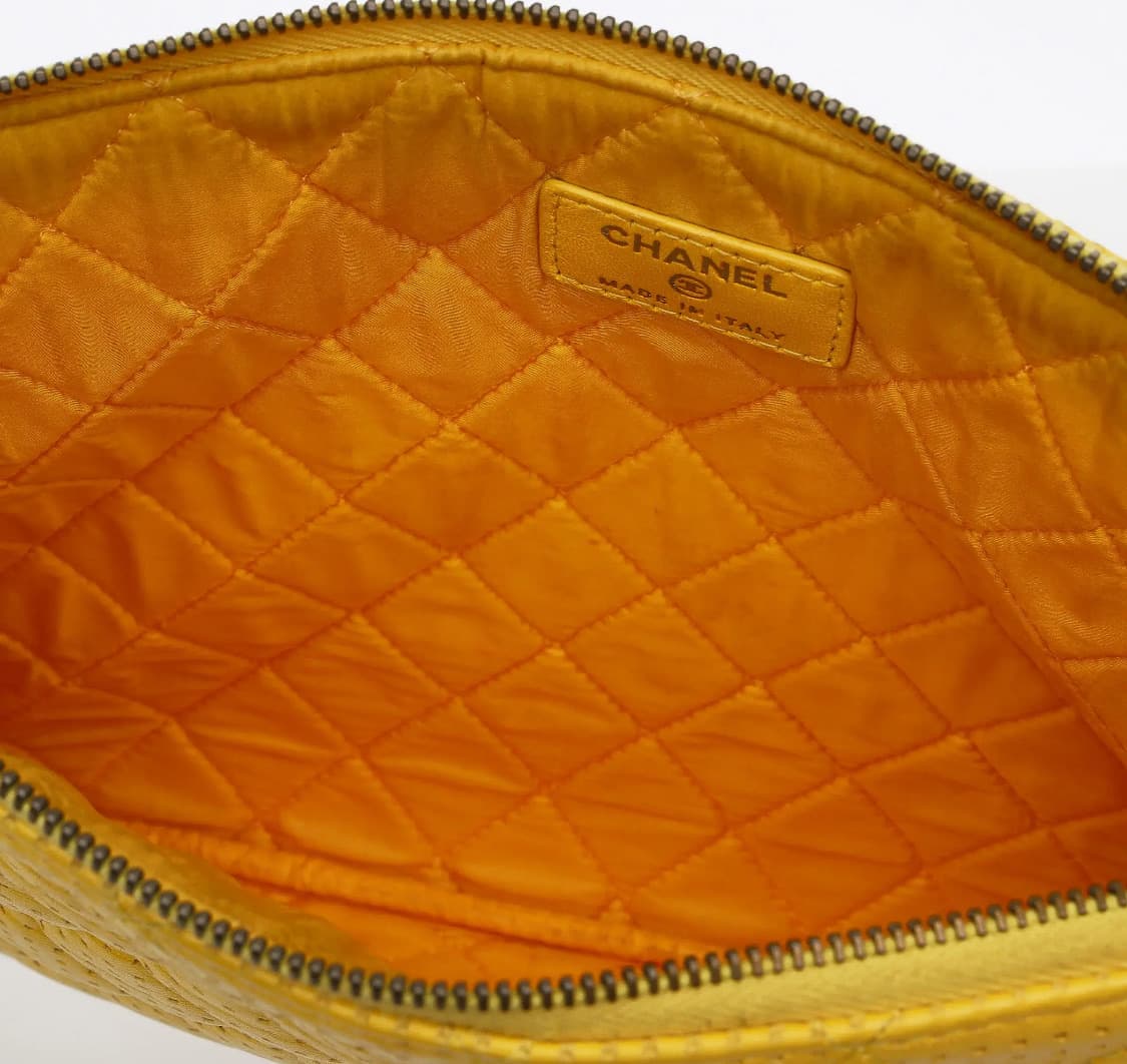 [A급] 샤넬 캐비어 스킨 클래식 클러치 뉴미디움 옐로우 판매합니다!!! 상품이미지6