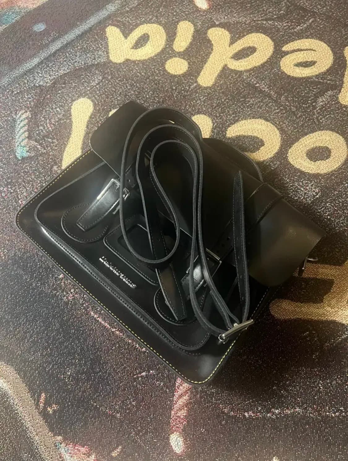 닥터마틴 13인치 레더 사첼 블랙 뱍 상품이미지2