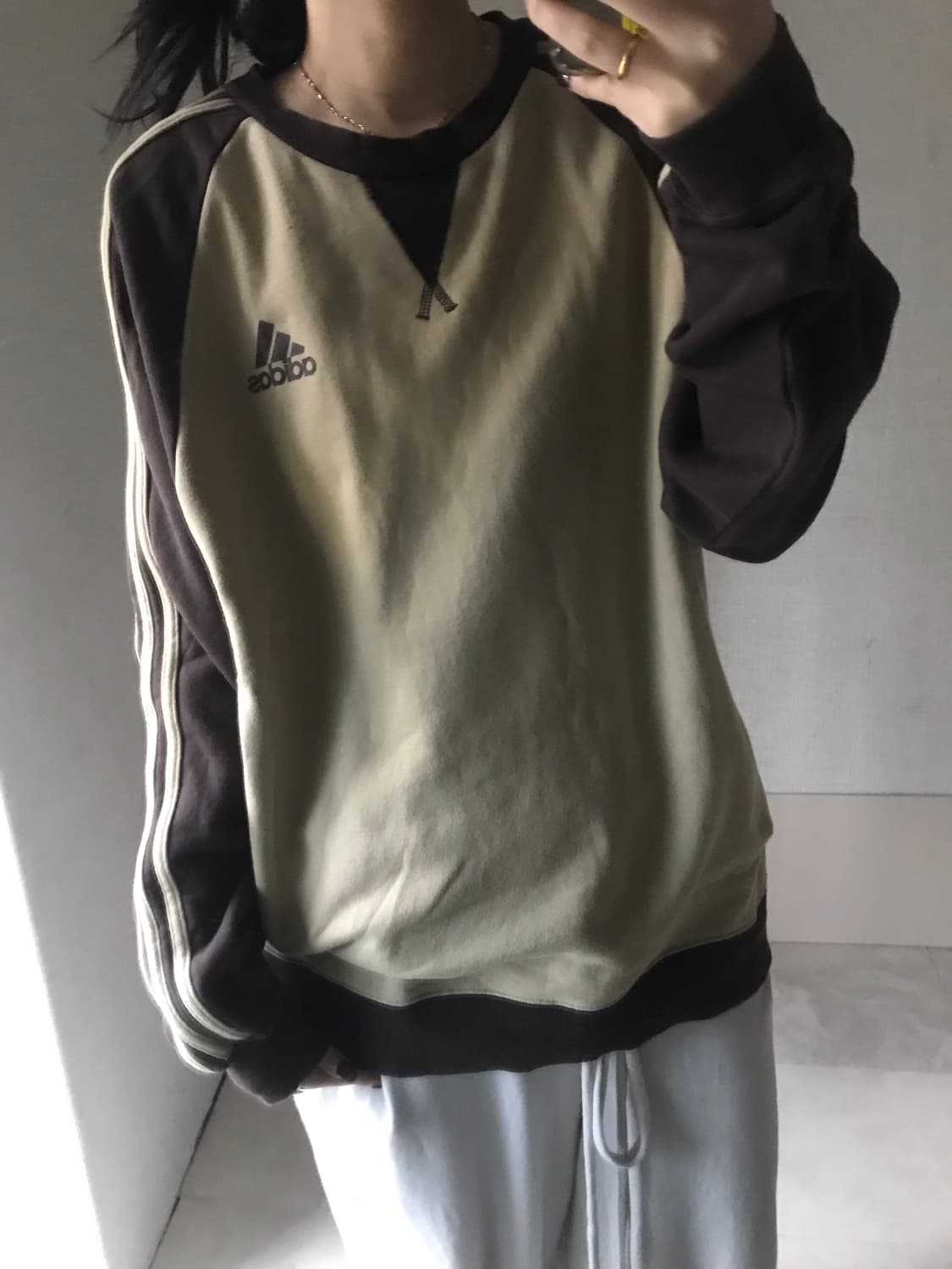 아디다스 베이지 브라운 00s 나그랑 맨투맨 상품이미지3