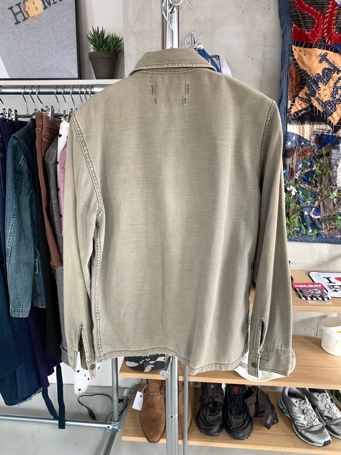 Remi relief 레미 릴리프 하트 밀리터리 셔츠 상품이미지3