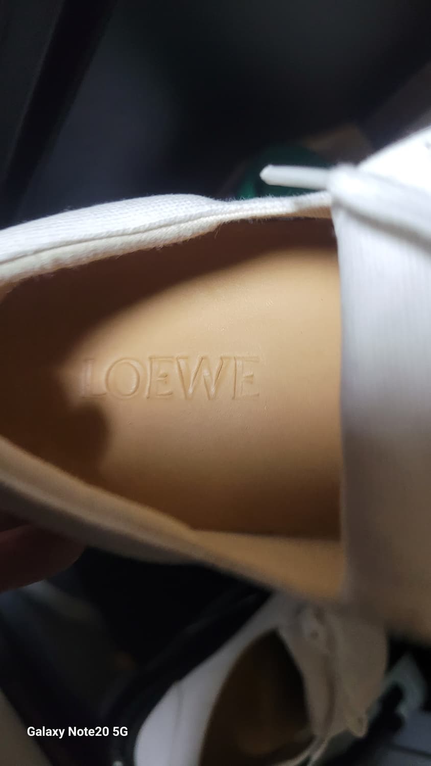 로에베 스니커즈 상품이미지5