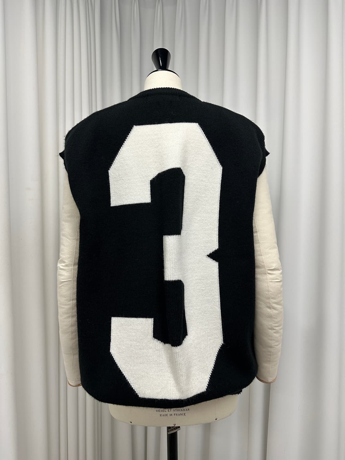 [M] 꼼데가르송 블랙라인 니트 베스트 상품이미지4