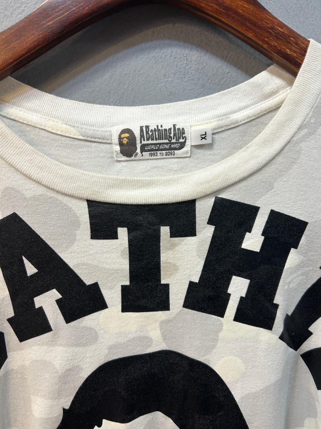 베이프 화이트 카모 로고 티셔츠 상품이미지4