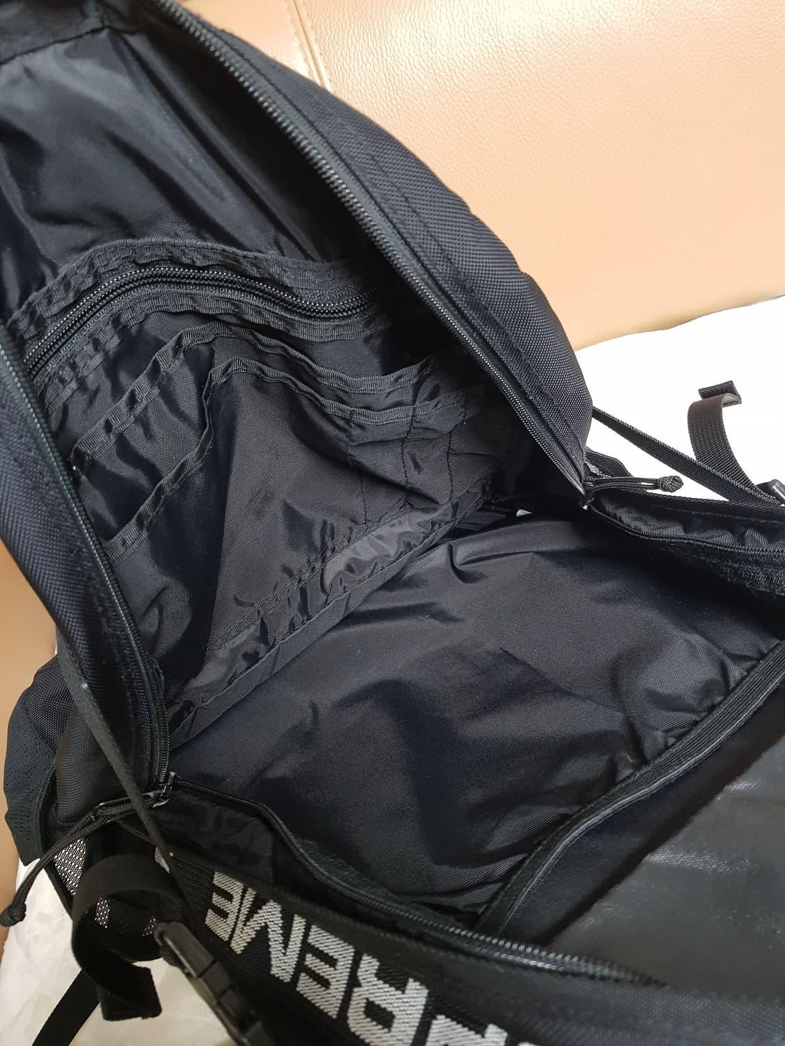 슈프림 백팩 블랙 18SS 상품이미지8