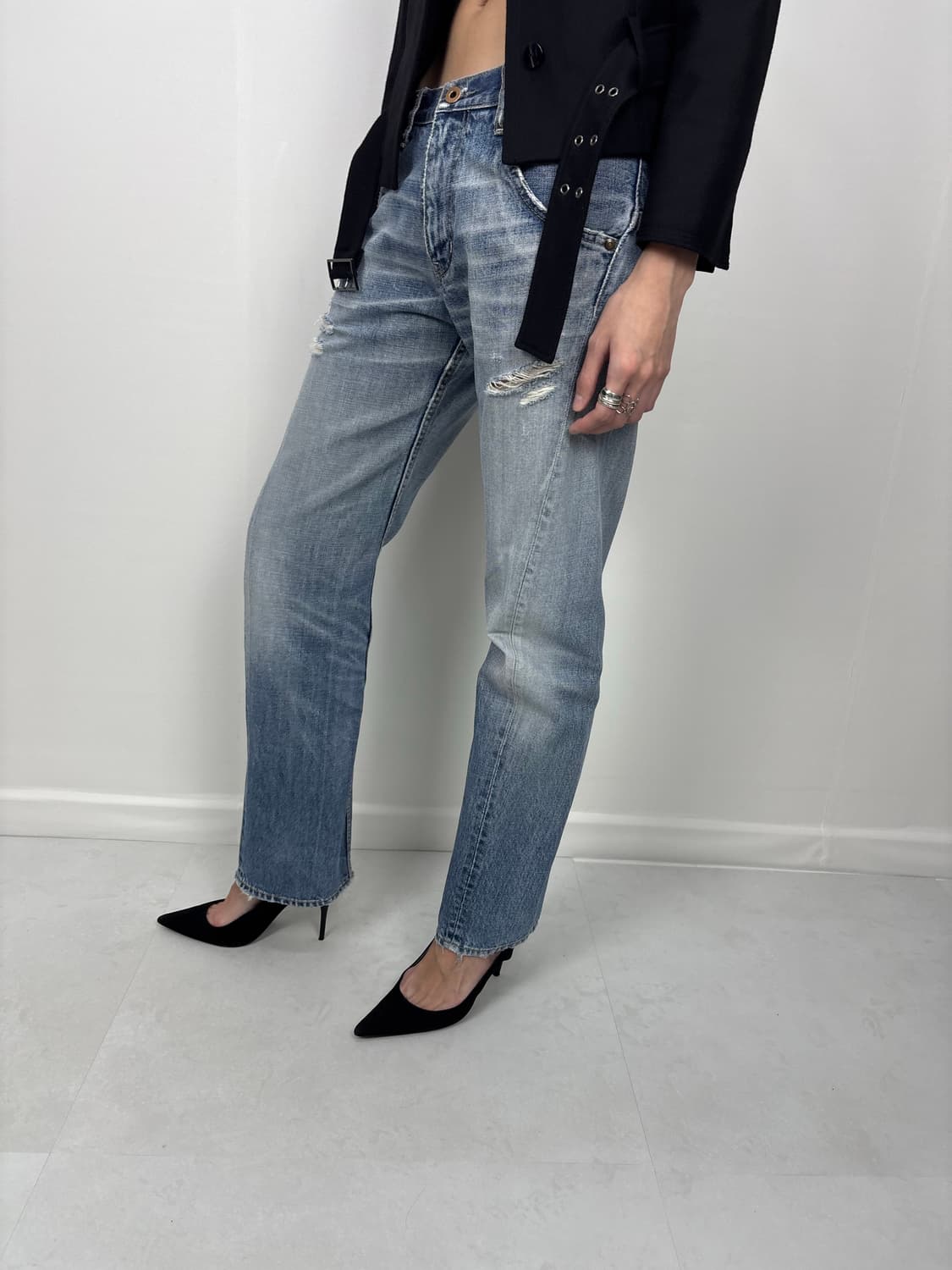 DISTRESSED CURVED JEAN 상품이미지5