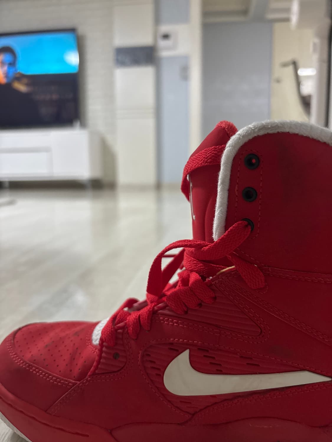 나이키 에어 커맨드 포스 유니버시티 레드 270 농구화 상품이미지3