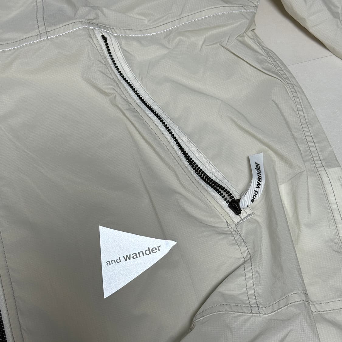 앤드원더 Pertex Wind Jacket Off White 상품이미지3