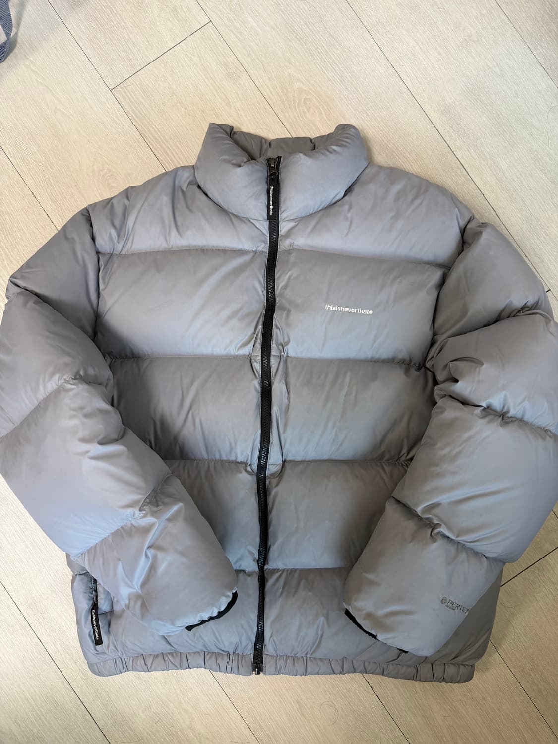 디즈이즈네버댓 퍼텍스 패딩 XL 상품이미지3