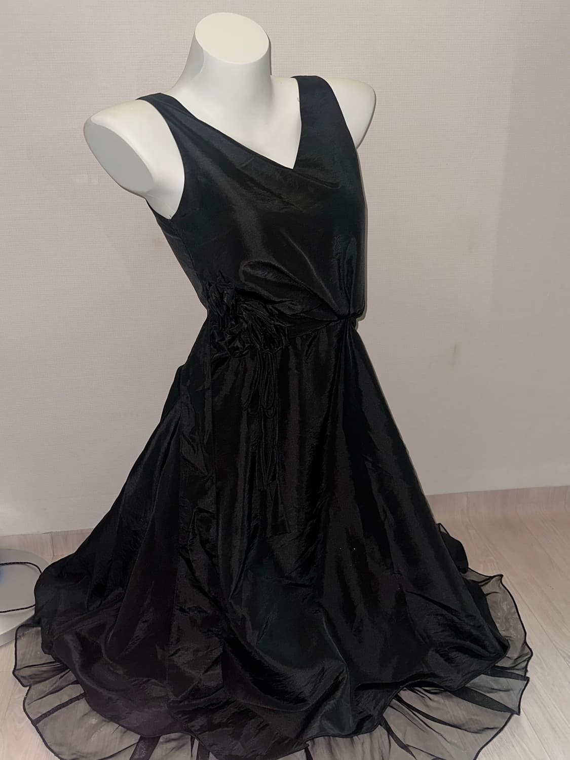 빈티지 블랙 로즈 코사지 슬리브리스 롱 미디 원피스 상품이미지3