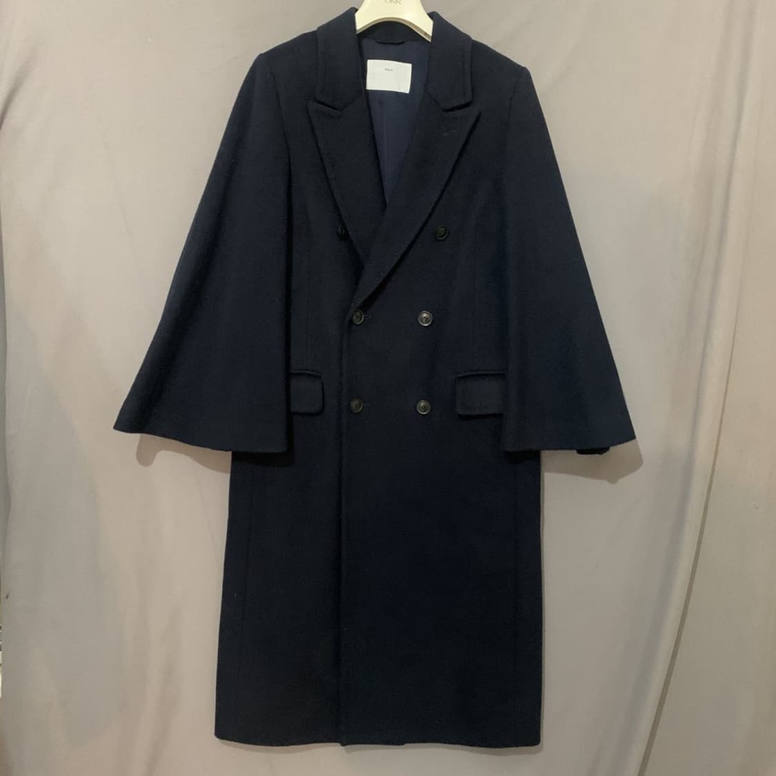 새상품 36 토가풀라 울 멜튼 플레어 슬리브 더블 코트 네이비 상품이미지2
