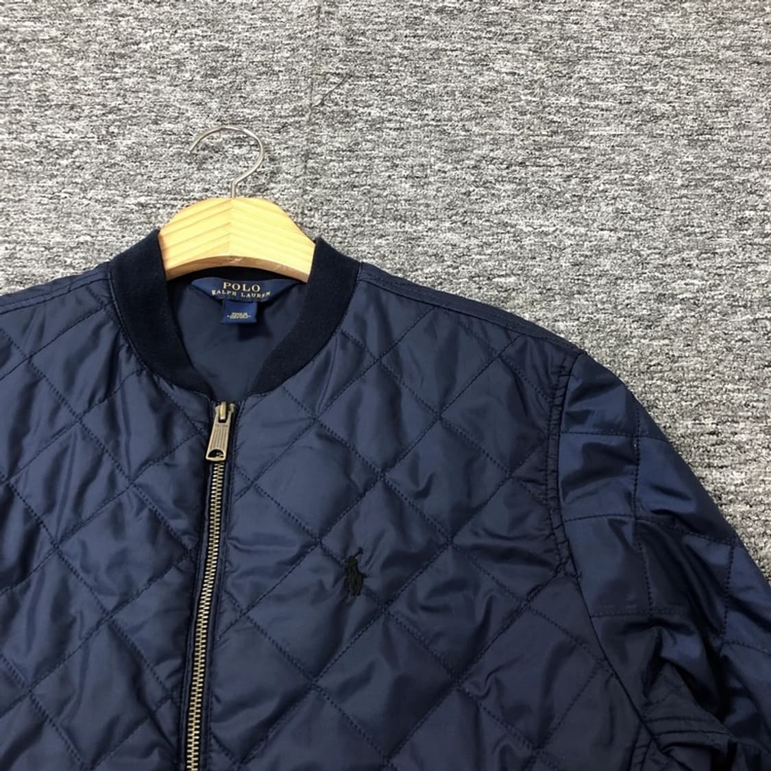 폴로 정품 퀼팅 경량자켓 네이비 톤온톤로고 상품이미지2