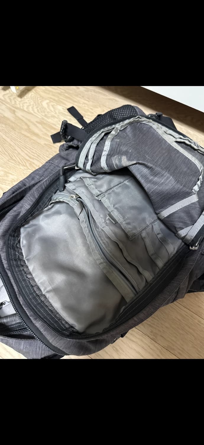 노스페이스 백팩 핫샷 그레이 상품이미지5