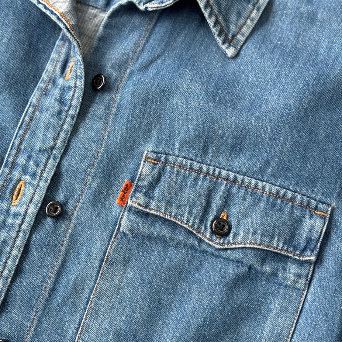 리바이스 우먼 오렌지탭 크롭 데님셔츠 S 상품이미지4