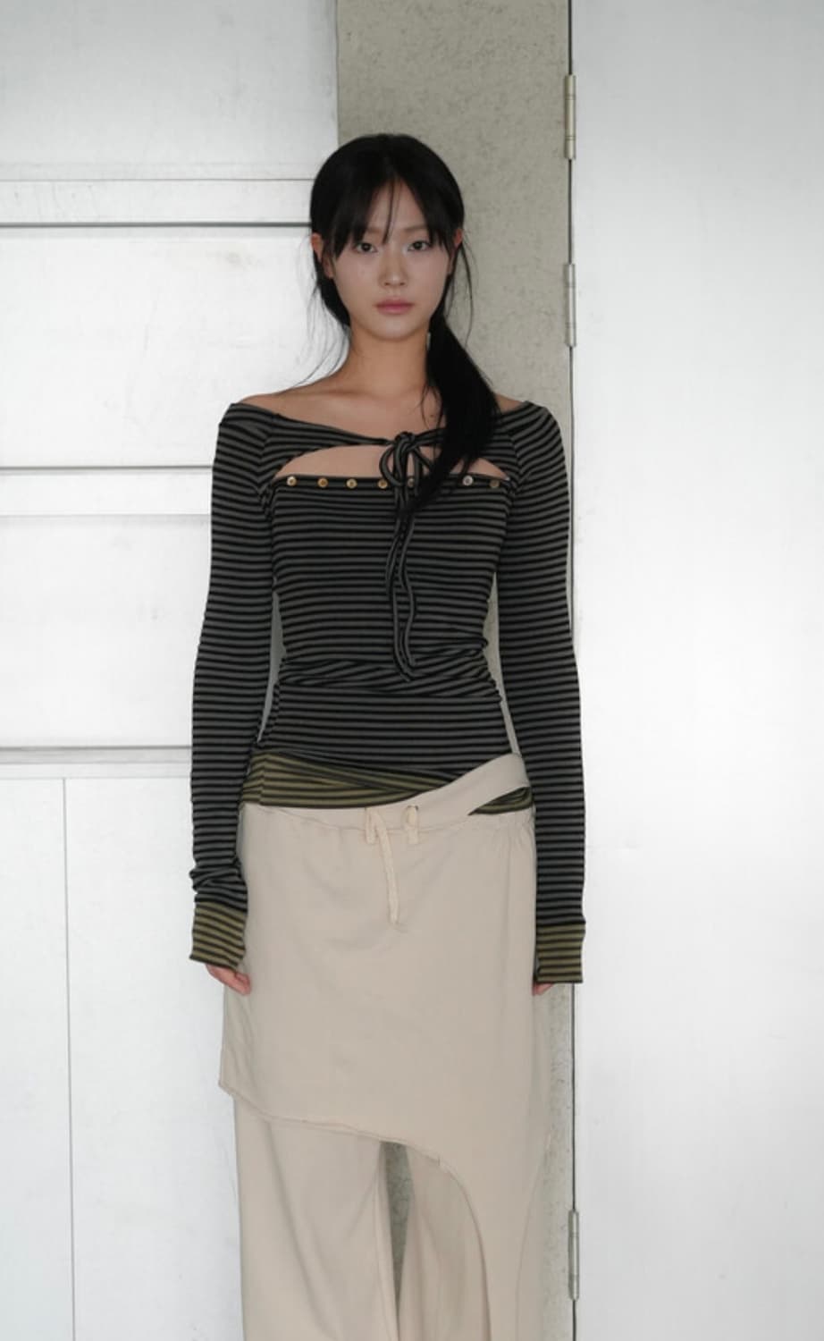 인앤양인하모니 버튼 레이어 탑 스트라이프 상품이미지1