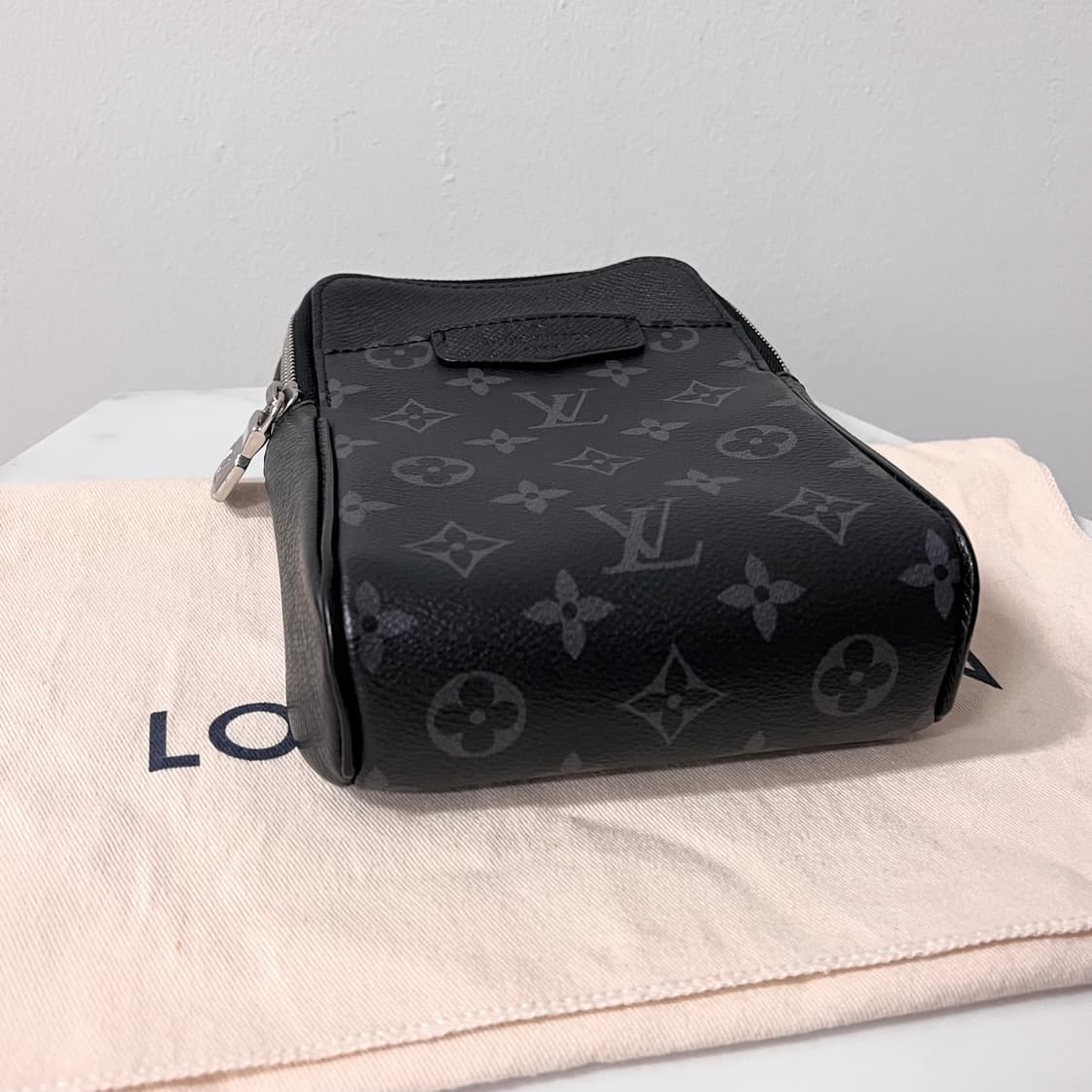 [S급/정품] 루이비통 아웃도어 슬링백 가방 모노그램 이클립스 상품이미지6