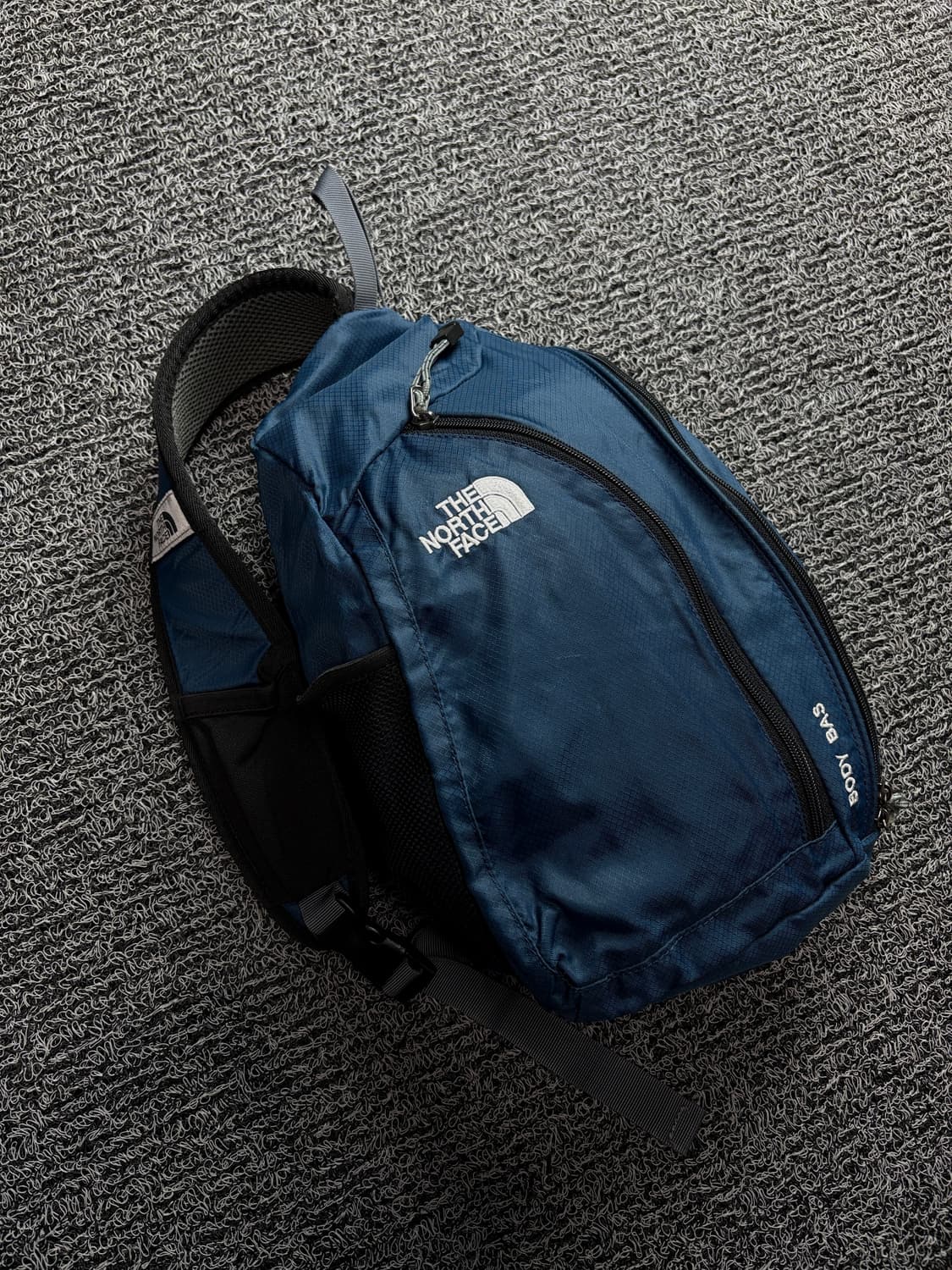 노스페이스 올드스쿨 바디 배스 나일론 슬링백 1490 상품이미지1