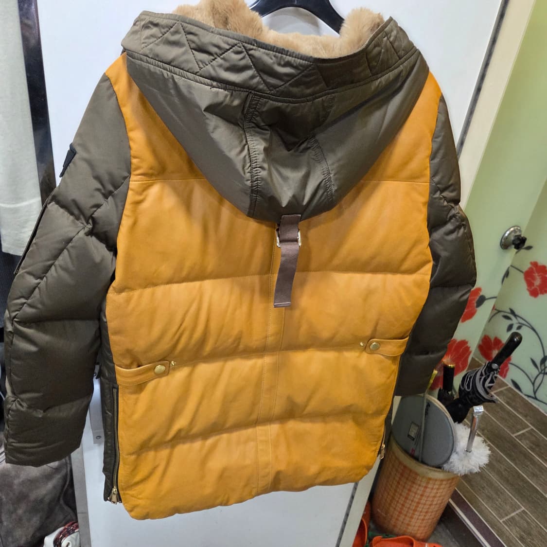 디스퀘어드2 신상 가죽 구스 패딩 상품이미지3