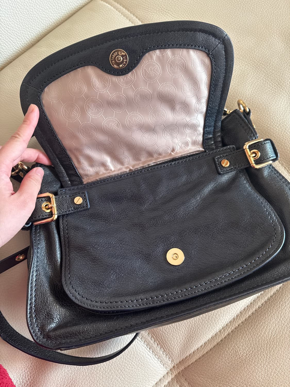 마이클 코어스 네이비 가죽 숄더백 상품이미지2