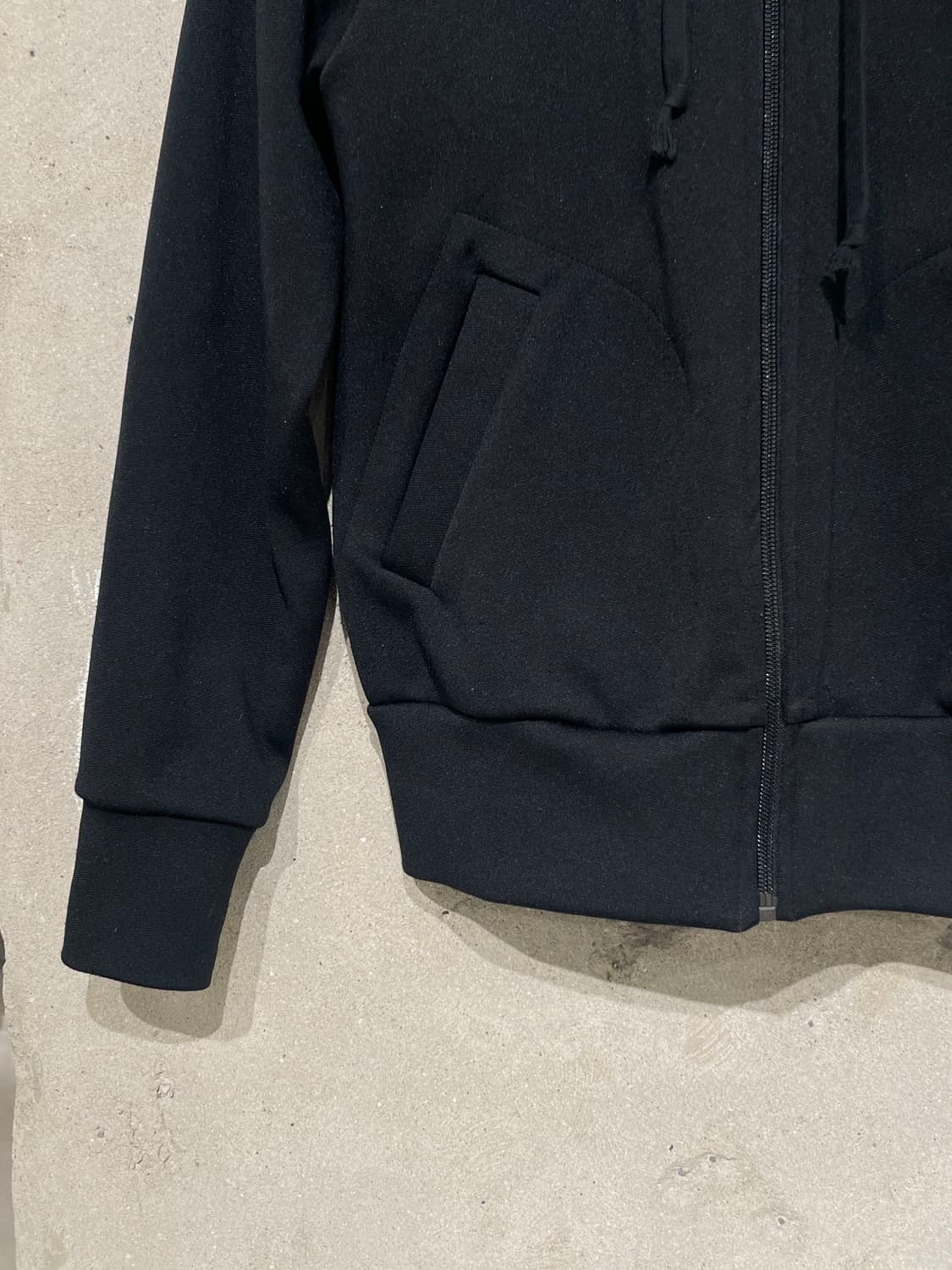 꼼데가르송 플레이 블랙 하트 와펜 폴리에스터 후디 집업 상품이미지4