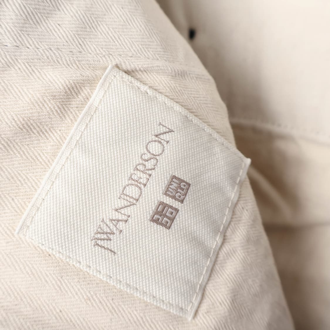 30/새상품 유니클로 JW앤더슨 턱 와이드 치노팬츠 상품이미지7