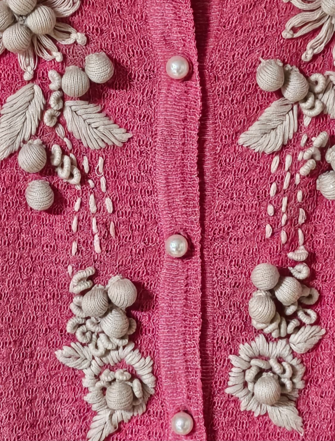기비 GIVY 핑크 플라워 자수 가디건 | 입체 자수 진주버튼 니트 상품이미지3