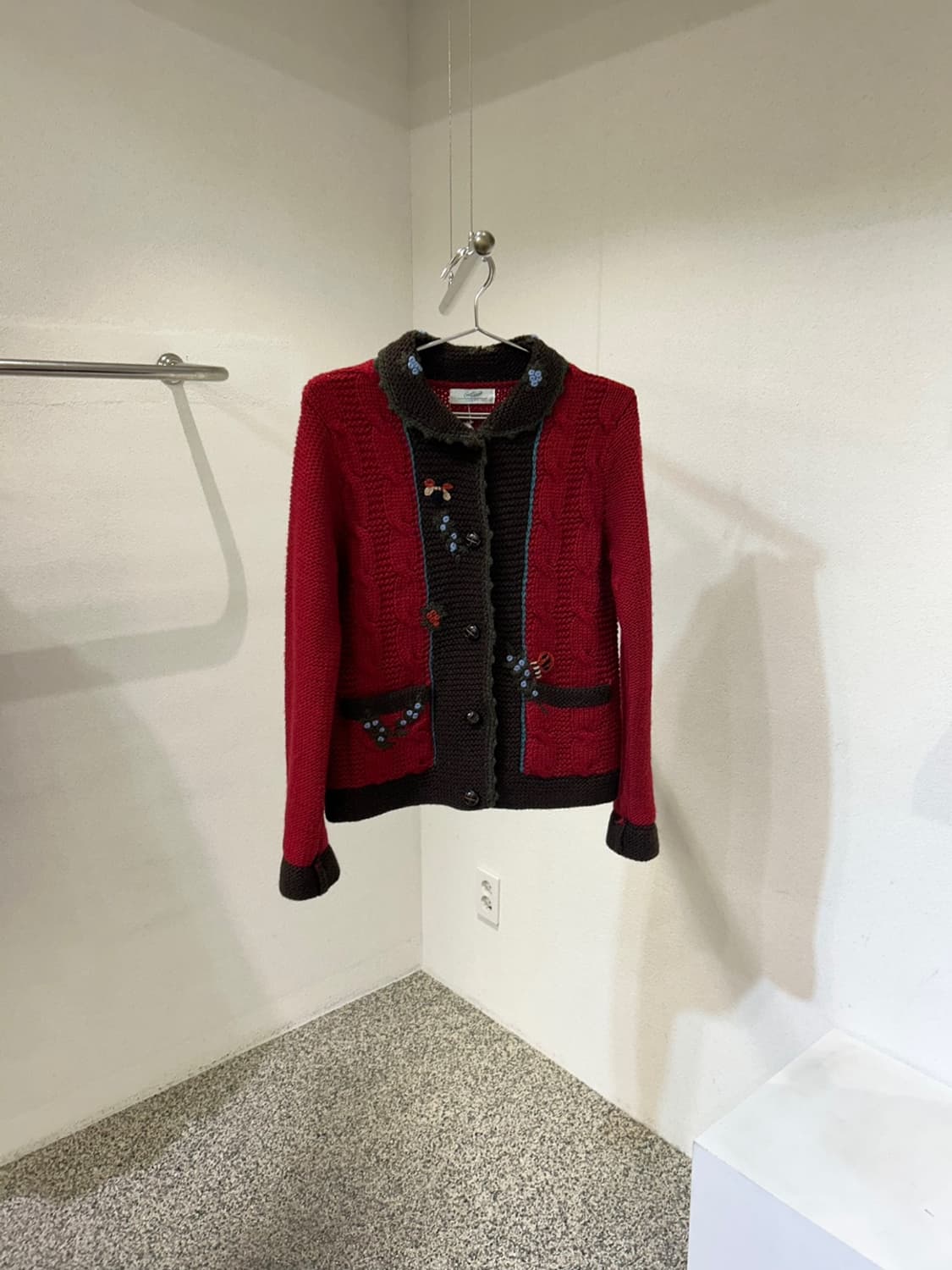 크로커다일 포인트 니트 가디건 상품이미지1